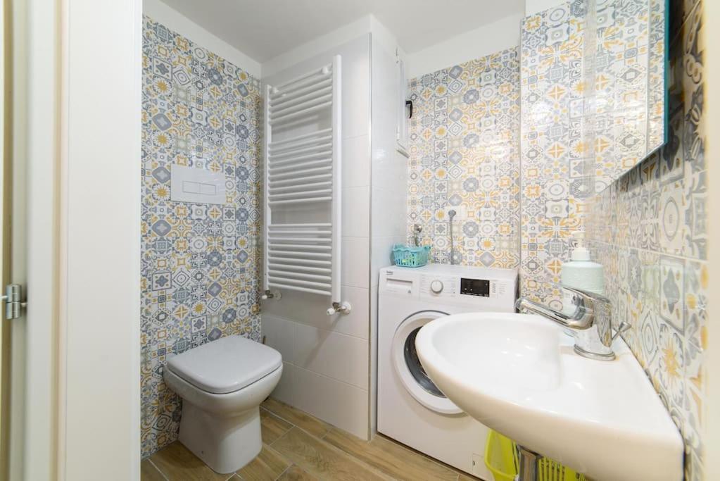 Stazione Treni - Wi-Fi & Netflix Cozy Space Apartment Salerno Exterior photo