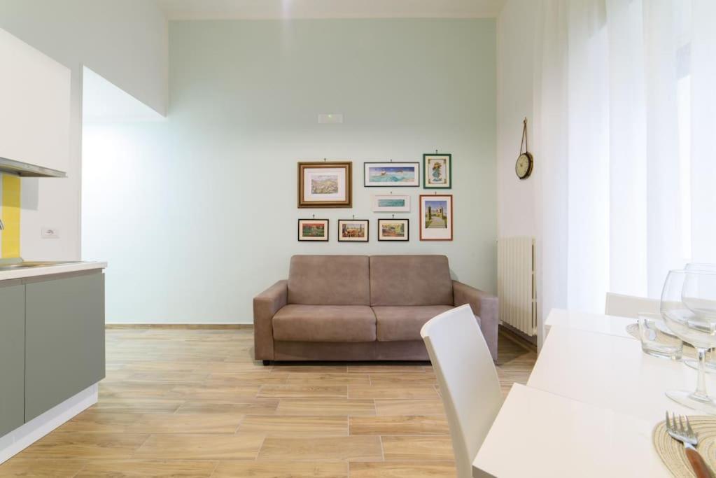 Stazione Treni - Wi-Fi & Netflix Cozy Space Apartment Salerno Exterior photo